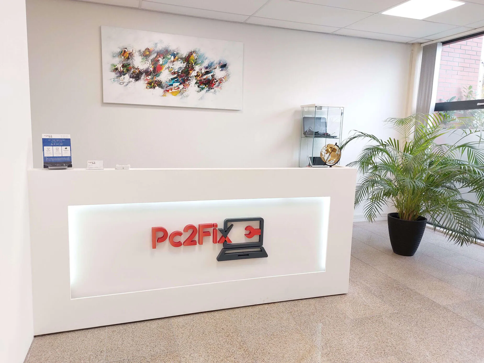 De balie van PC2Fix aan de Zaagstraat 15 in Hengelo